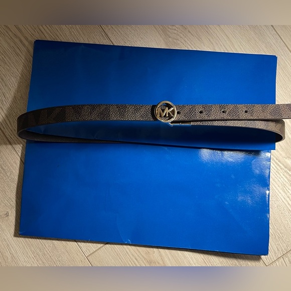 Michael Kors Twist Reversible monogram MK Logo waist Belt Gold Tone Logo Buckle - Picture 5 of 6